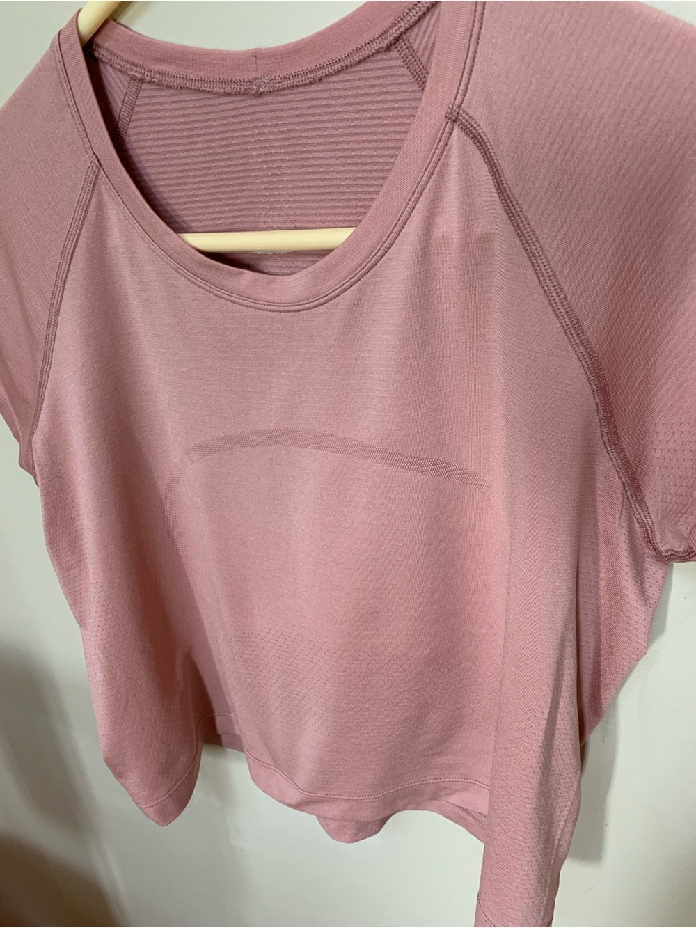 Lululemon Athletica Short-Sleeve Active Tee in Dusty Rose